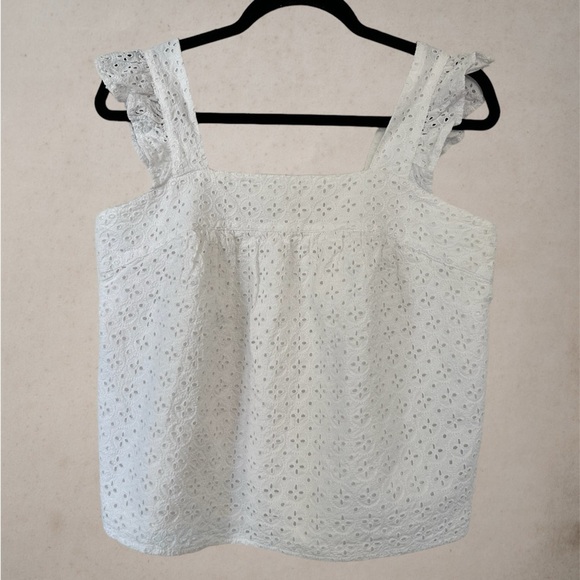 GAP Tops - GAP White Eyelet Sleeveless Top Small